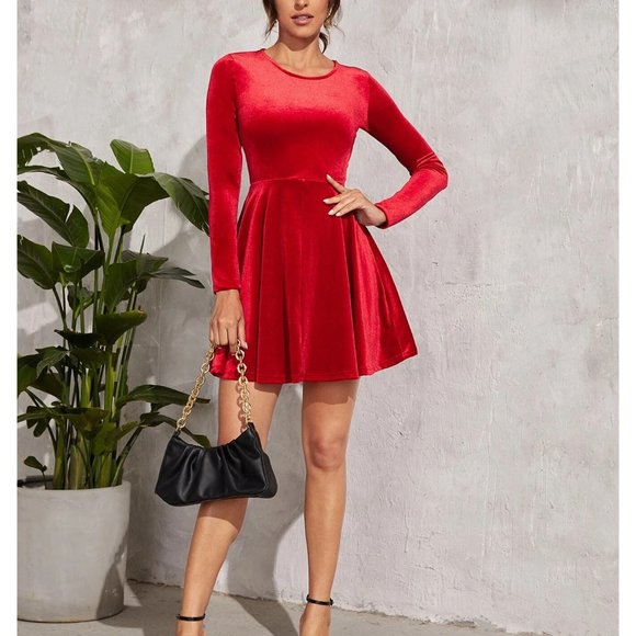 NEW! Sizes 6 or 8/10 Zip Back Velvet Dress - Picture 2 of 3